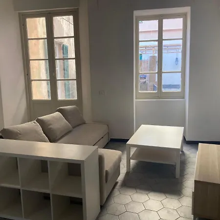 Archivolto Del Teatro * Αλμπένγκα