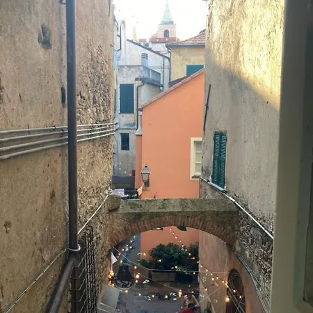 Archivolto Del Teatro Πανσιόν