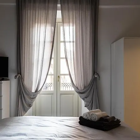 Archivolto Del Teatro Πανσιόν Αλμπένγκα