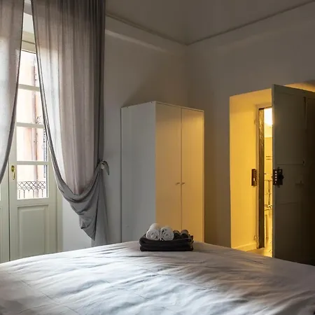 Archivolto Del Teatro, 3 3*