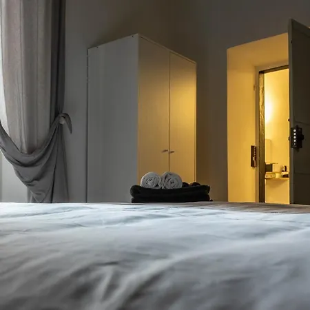 Archivolto Del Teatro, 3 Affittacamere