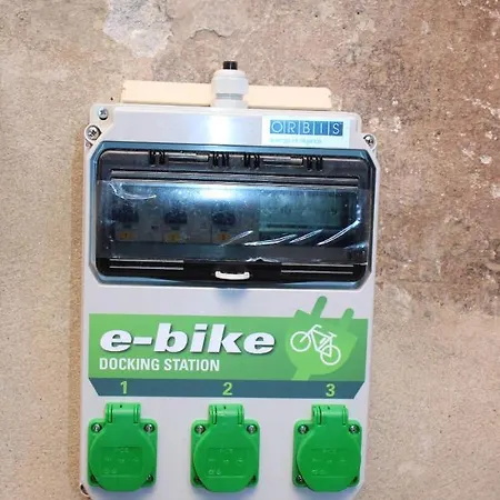 Archivolto Del Teatro, 3 3*