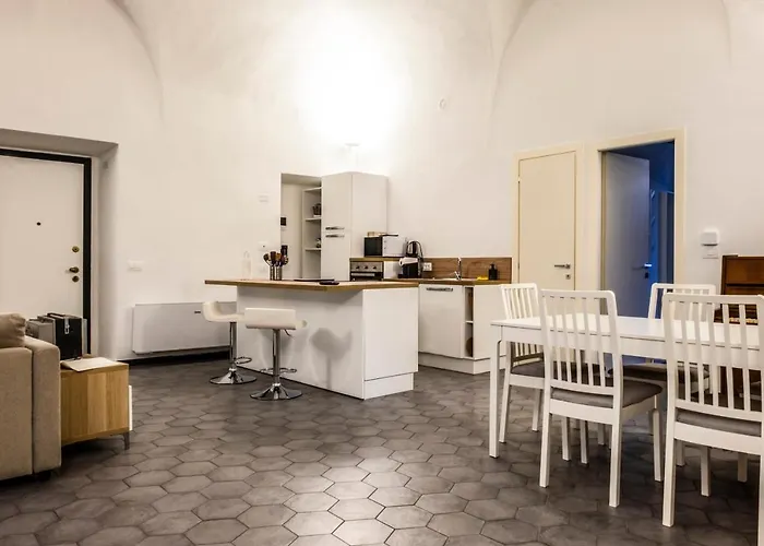 Archivolto Del Teatro 3* Albenga