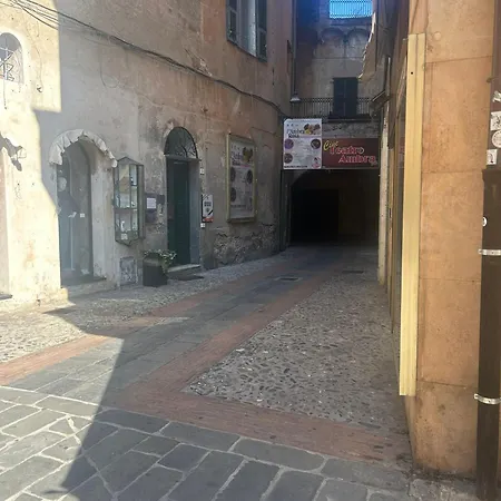 Archivolto Del Teatro Гостевой дом Альбенга