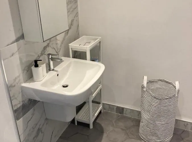 Archivolto Del Teatro 3* אלבניה