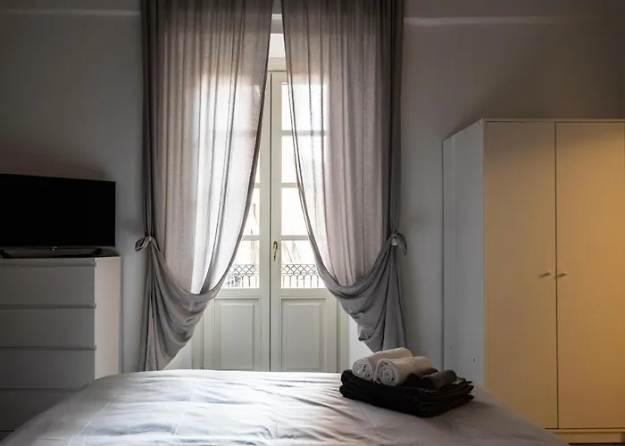 Archivolto Del Teatro בית הארחה אלבניה