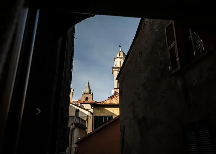 Archivolto Del Teatro בית הארחה אלבניה