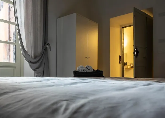 Archivolto Del Teatro בית הארחה