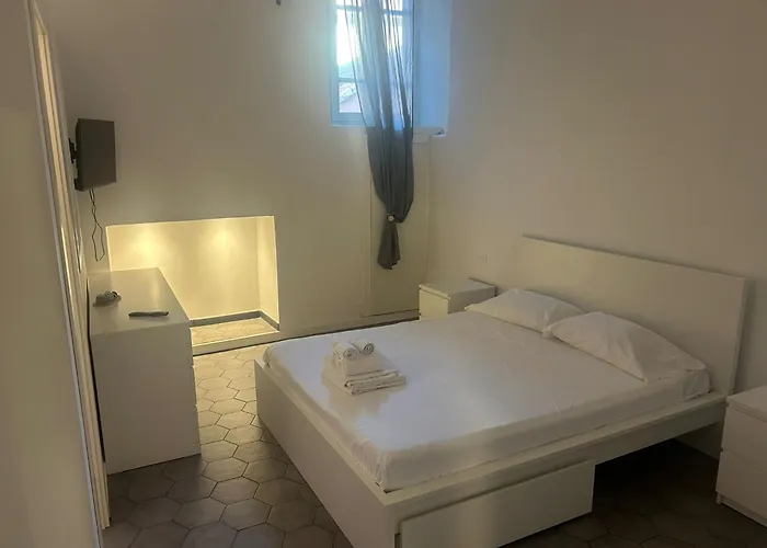 Archivolto Del Teatro בית הארחה 3*